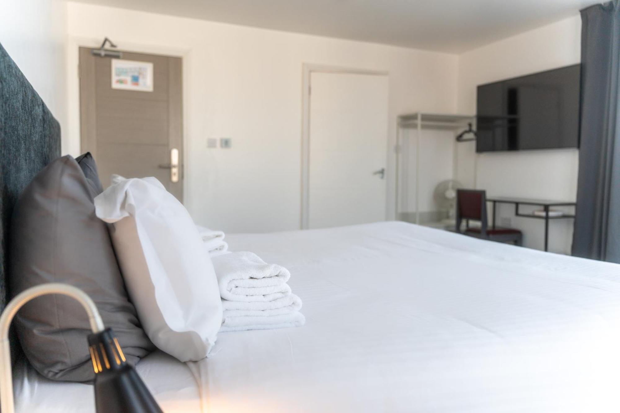 Abbey Point Hotel 3*