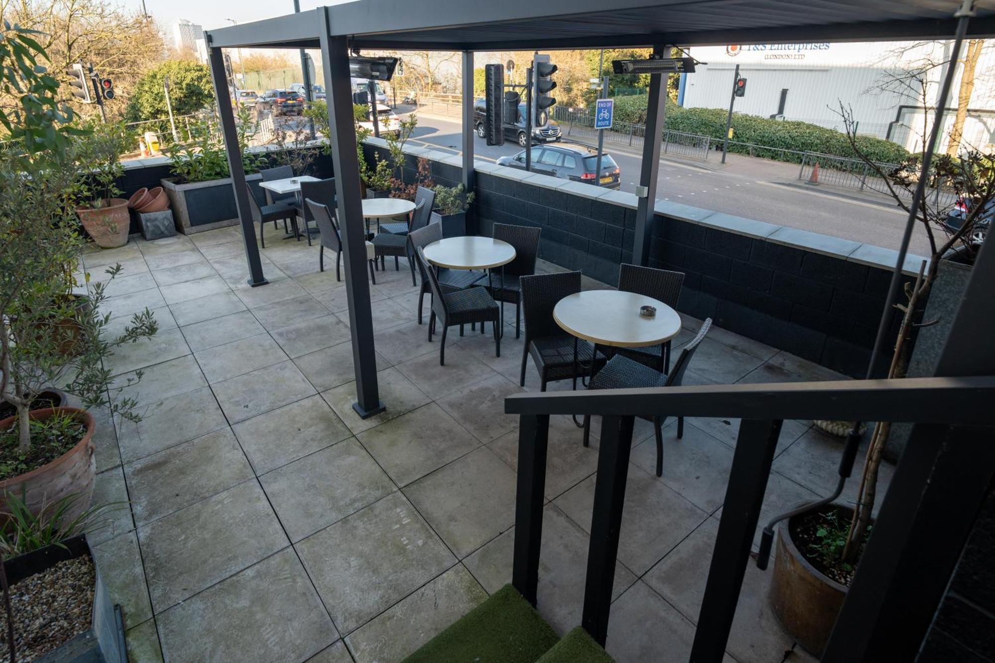 Hotel Abbey Point Wembley