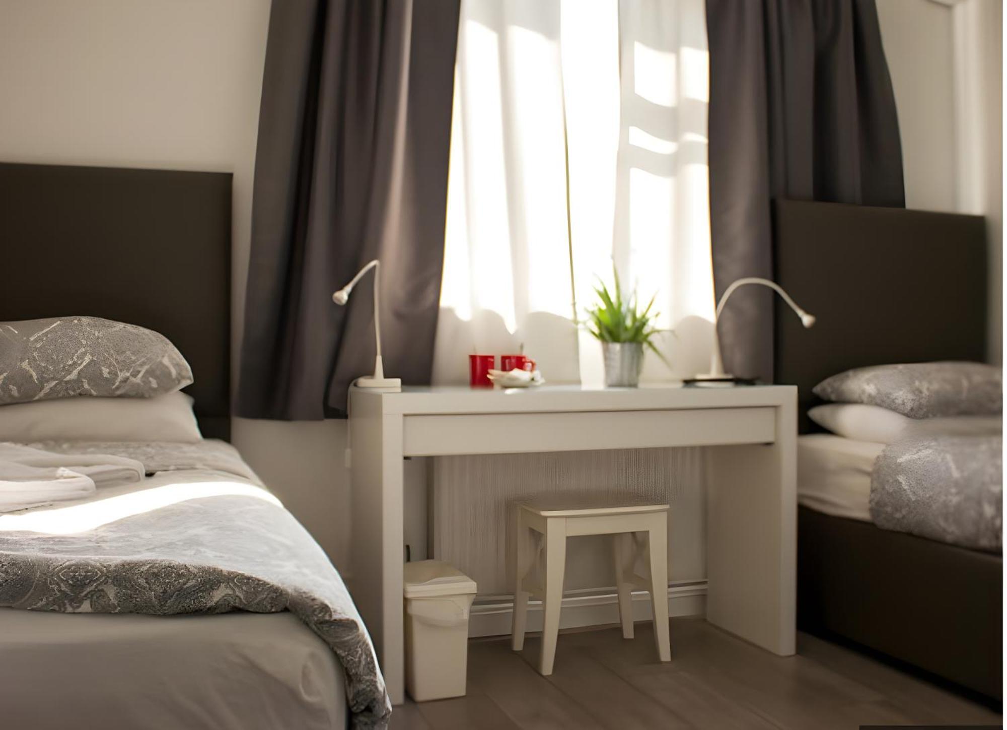 Abbey Point Hotel 3*